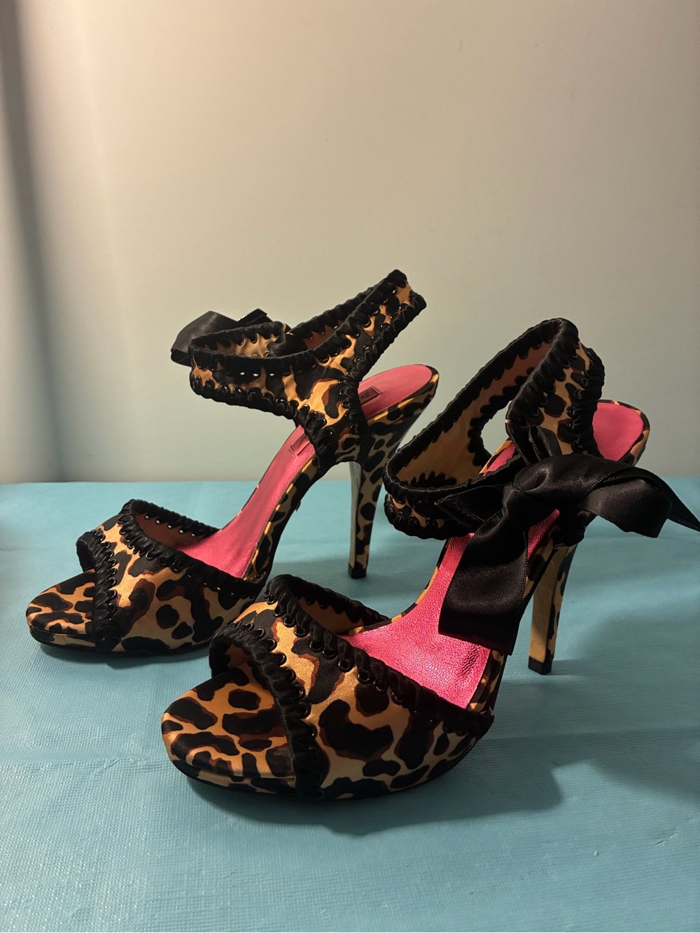 BETSY JOHNSON Leopard Print High Heels with Black Bow - Size 7M